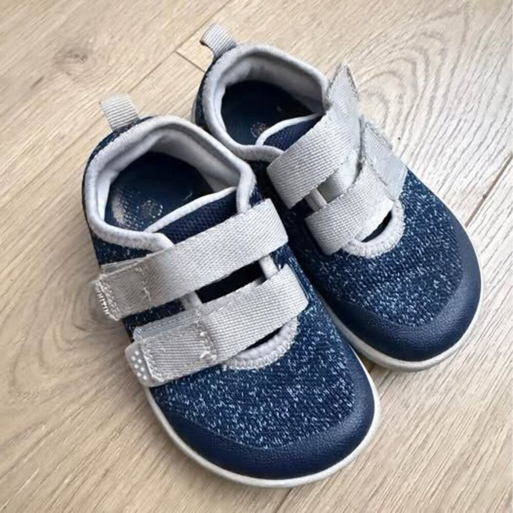 Whitin Kids Barefoot Shoes Size 26 or size 9c toddler